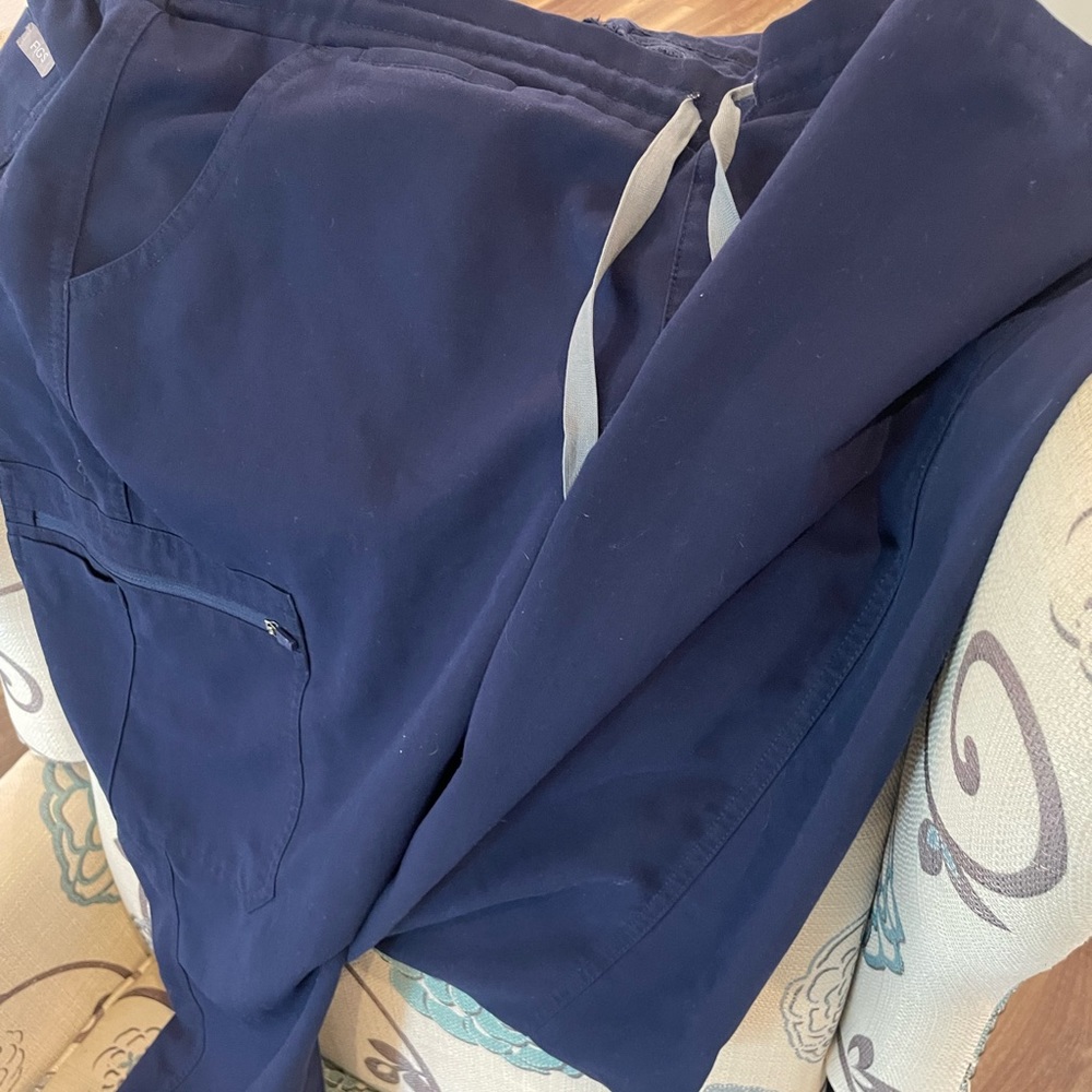 Figs used navy medium pants